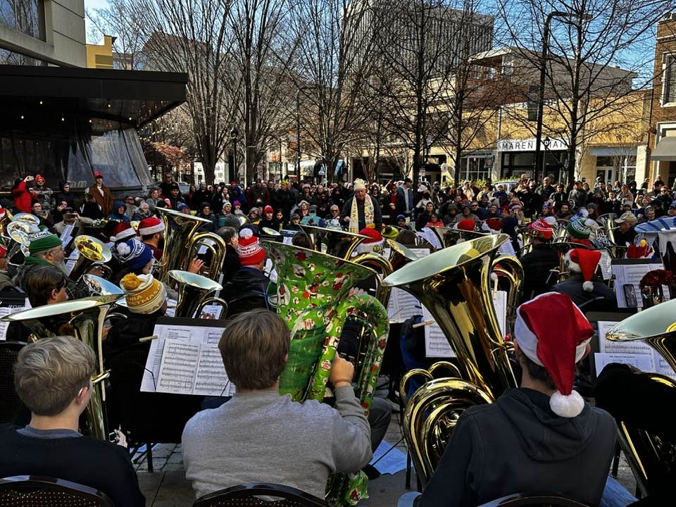 Tuba Christmas Hero Image