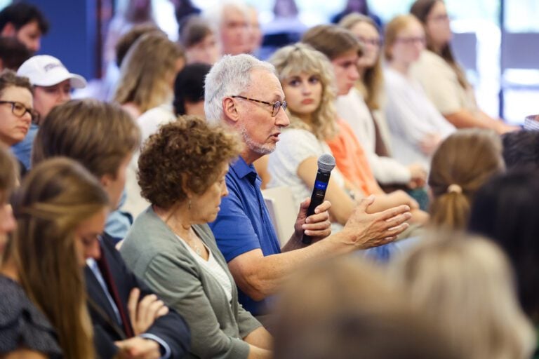 Audience member questions Sarah Gustafson and Olivier Zunz