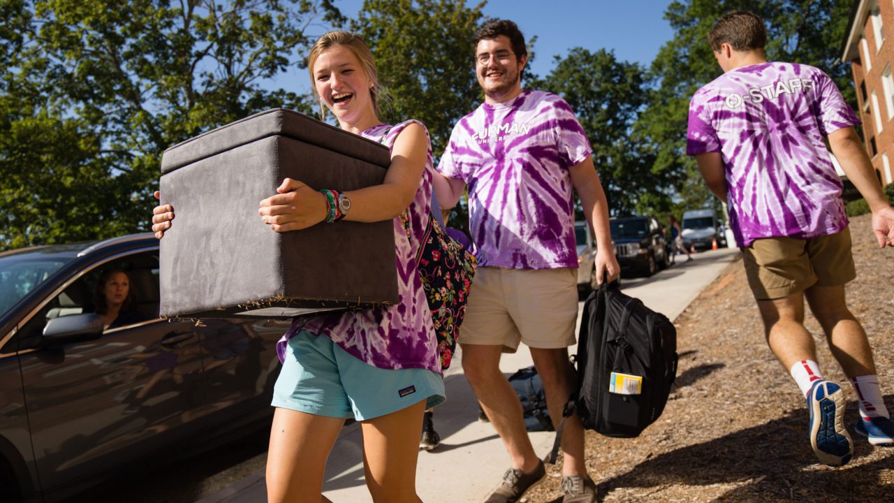 Students moving in