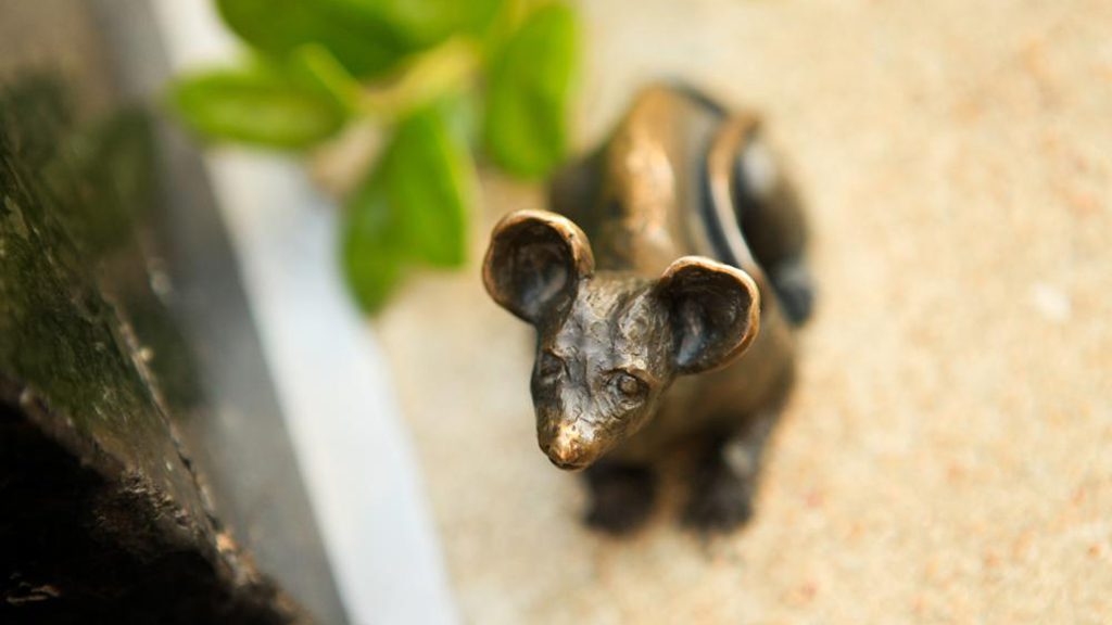One of the nine Mice on Main statues