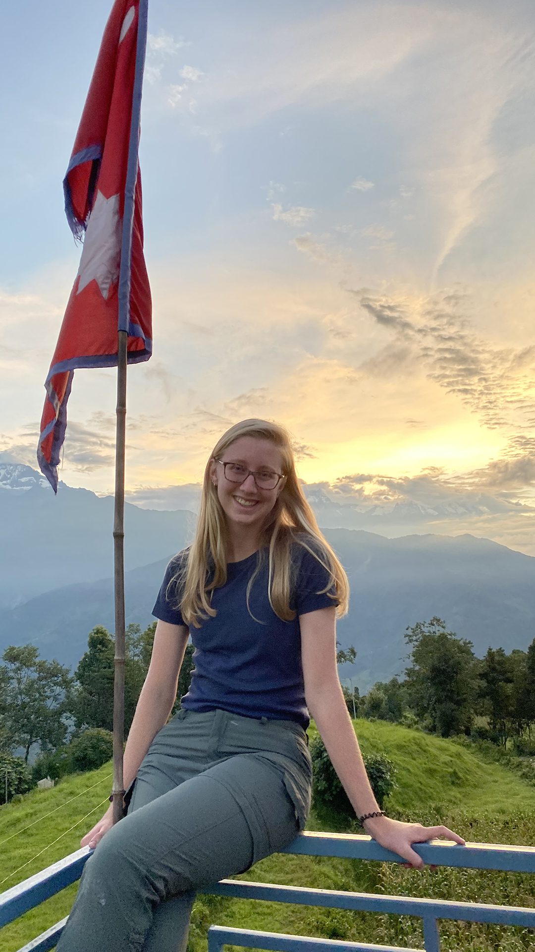 El verano en Nepal ofrece nuevas lecciones sobre salud pública y vida para Katherine McCann ’23
