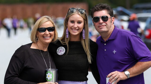 The Kerr family visits campus during Family Weekend.