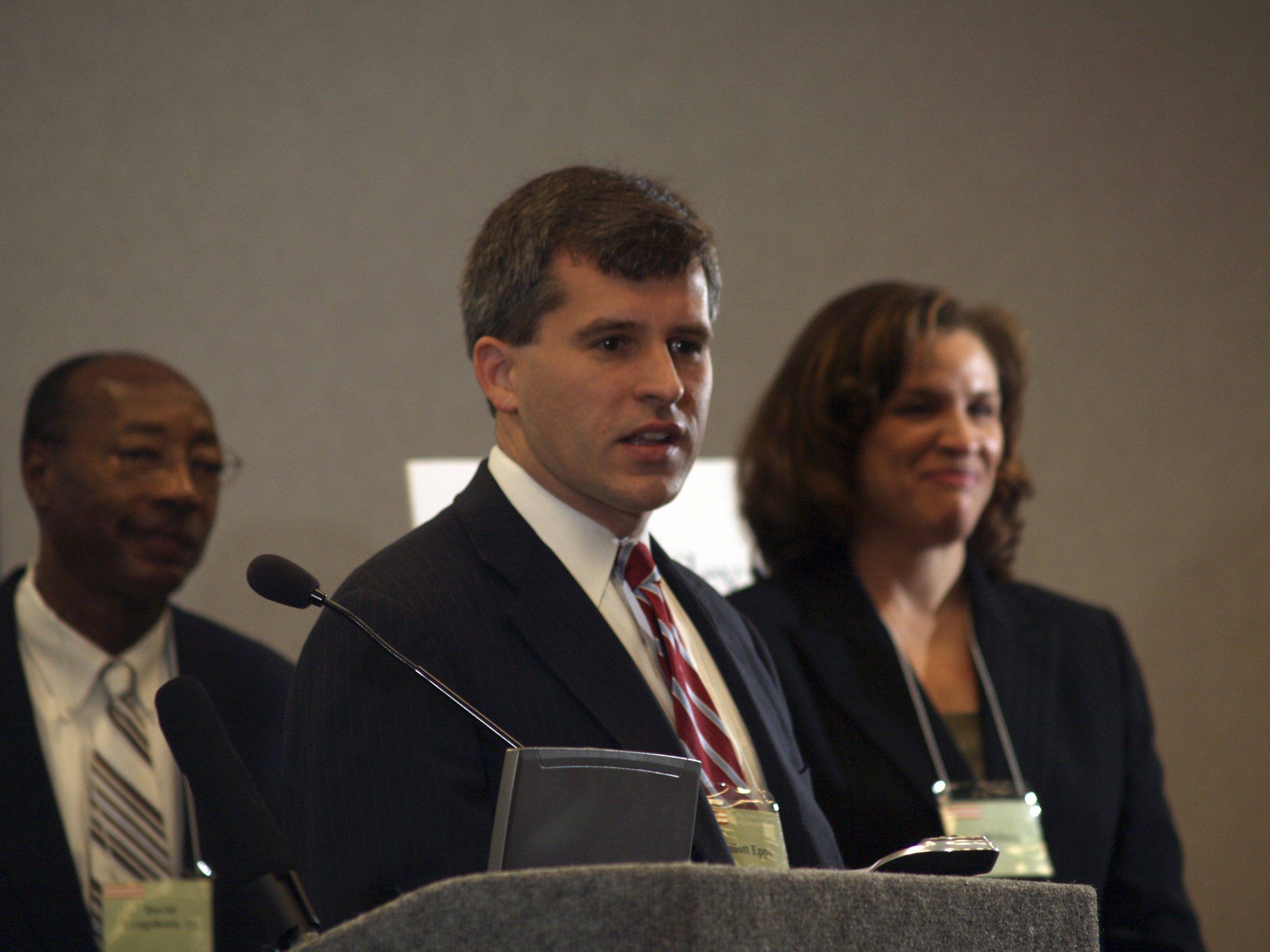 (l-r) David Longshore, Jr., Elliott Epps and Jill Davis