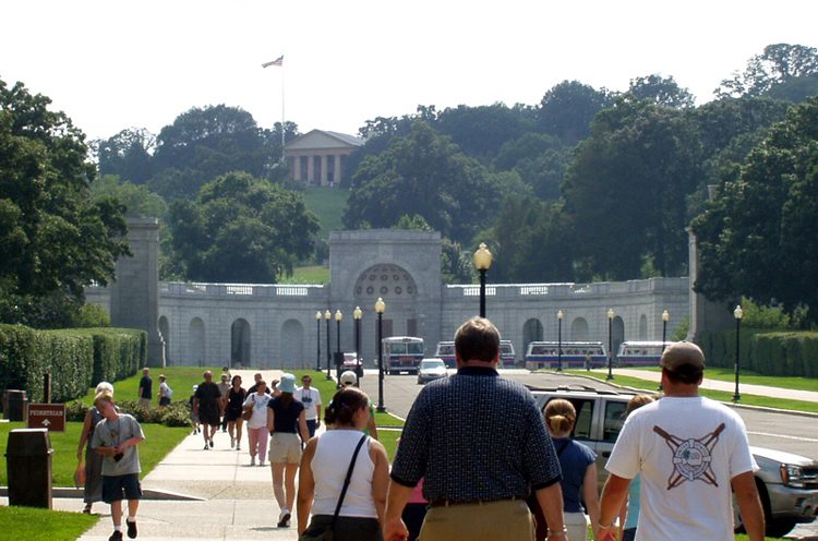 Second week-off to Washington, DC. Entrance to Arlington Cemetery