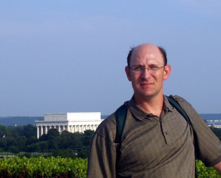 Michael Noel with the Lincoln monument in the background