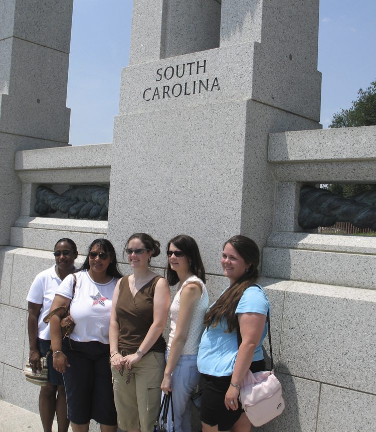(l-r) Jennifer Jordon, Prakash Elston, Kati Linn, Lori Larson, & Audra Brown by the WW II Memorial
