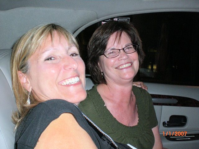 (l-r) Pamela Barefoot and Kathy Howell
