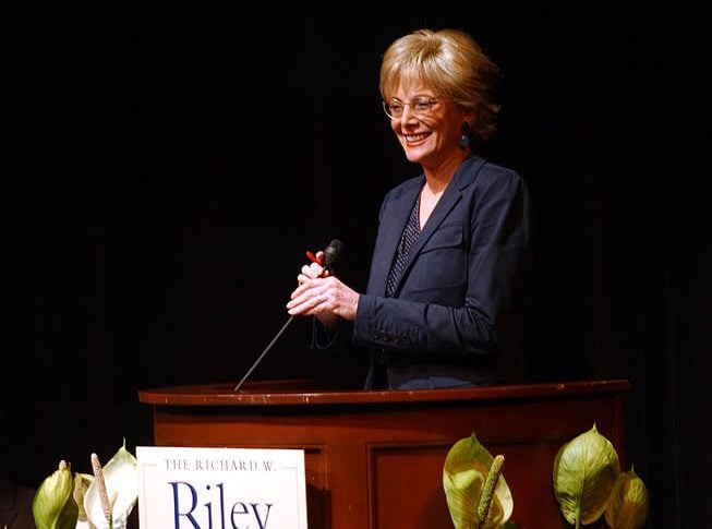 Lesley Stahl