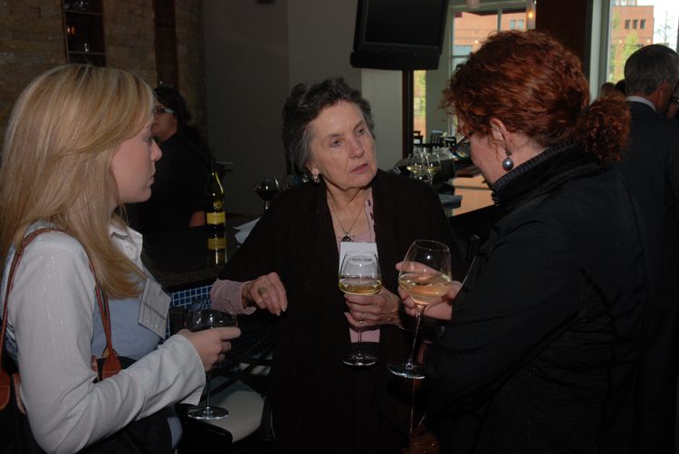 (l-r) Lindsay Niedringhaus, Betty Stall and Susan Brady