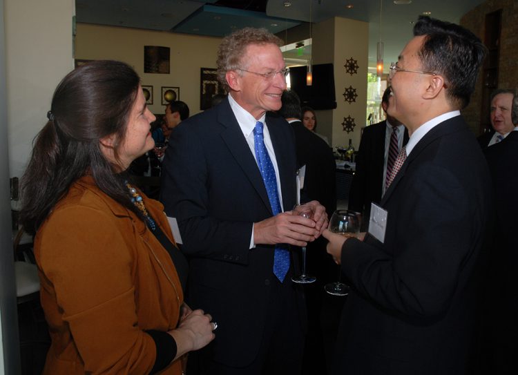 (l-r) Kate Kaup, David Shi and Minister Xie Feng