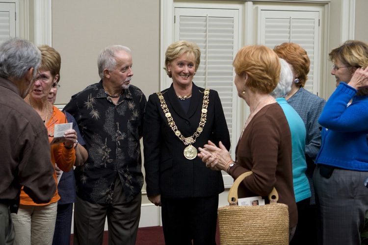Following the address, The Lord Mayor mingled with the crowd