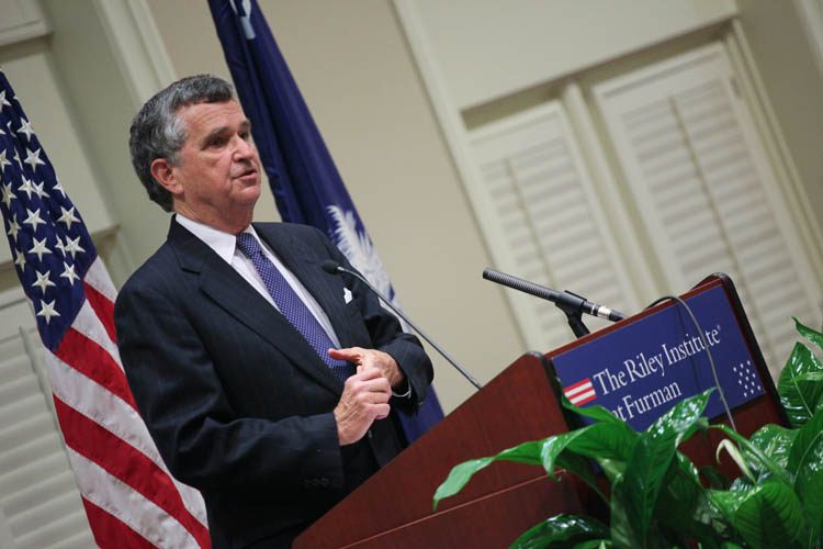 Hodding Carter spoke in front of a capacity crowd at Shaw Hall in Younts Conference Center
