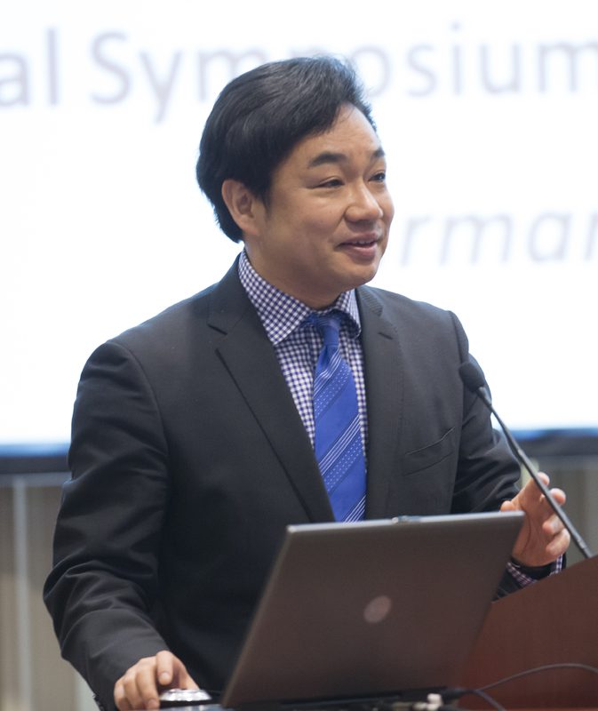 Takashi Terada, Doshisha University, discussing 
