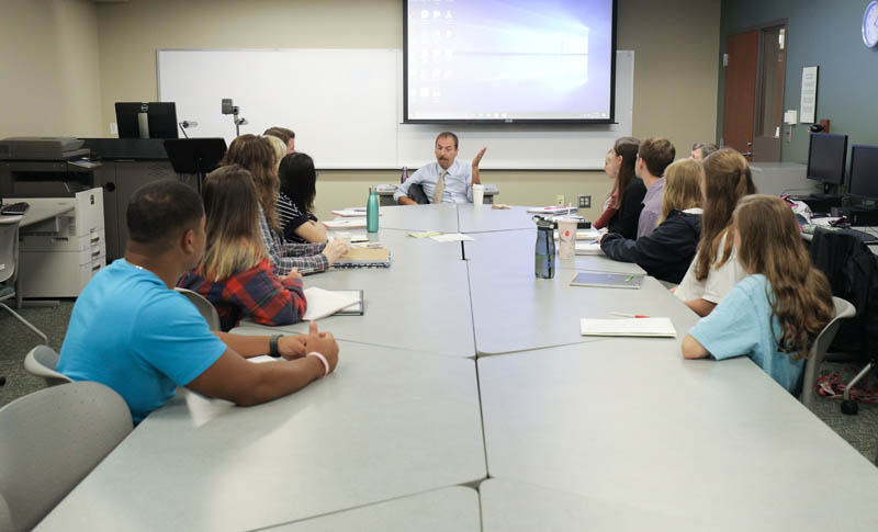 Chuck Todd meeting with Dr. Lynne Shackelford's Communications class