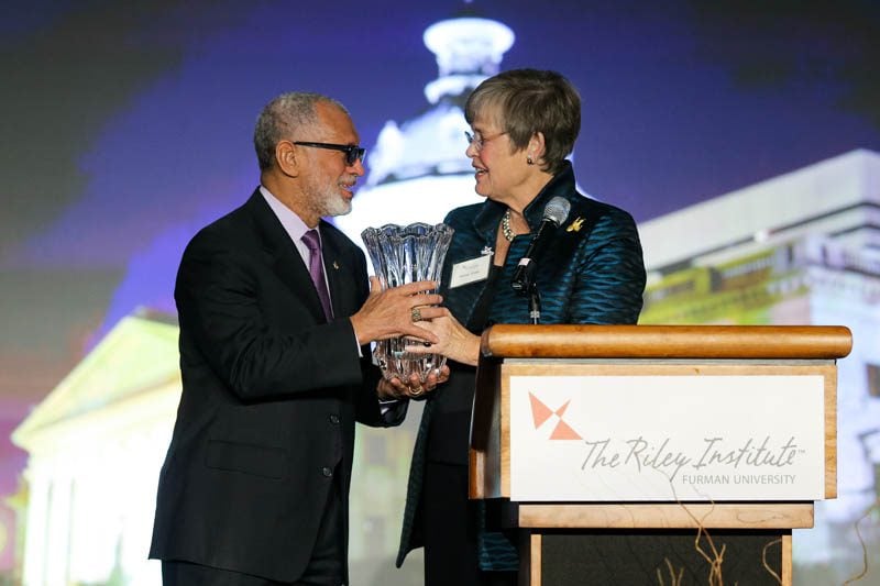 Minor Mickel Shaw presenting the Civic Leadership Award to Charles Bolden