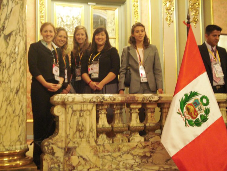 Voices students inside president's palace