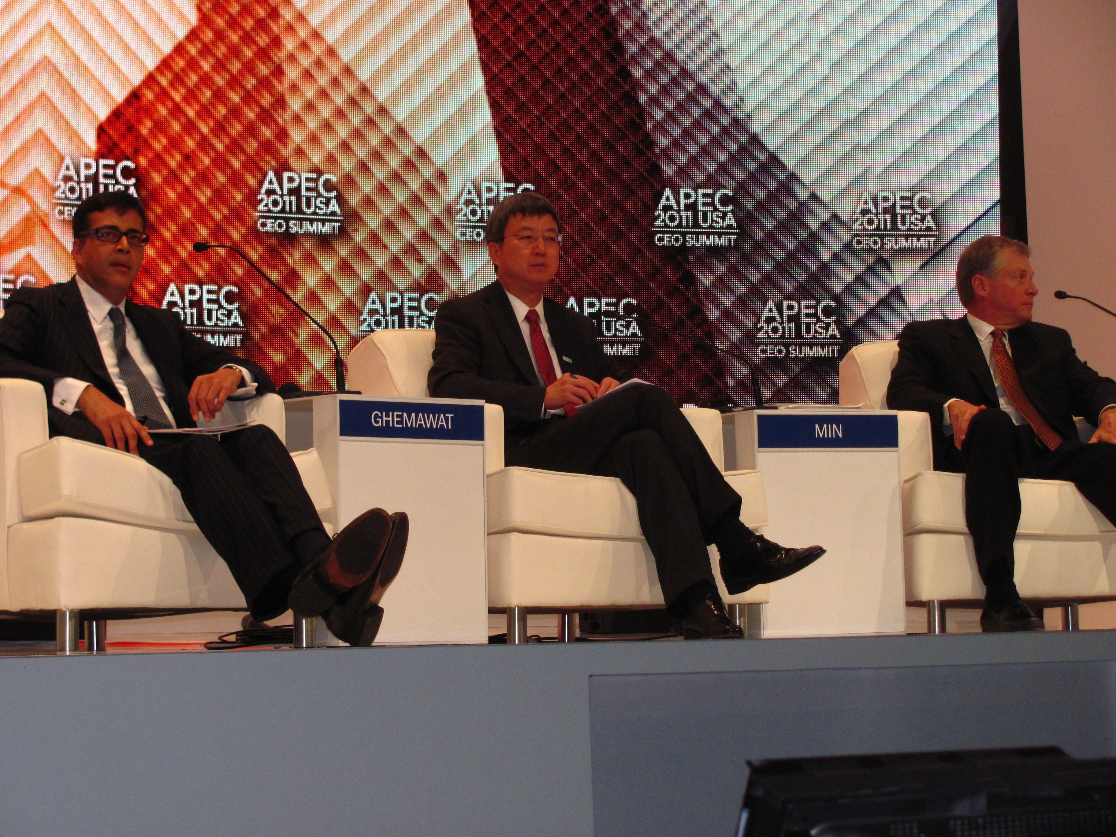 (l-r) Pankaj Ghemawat, Professor, IESE Business School, University of Navarra; Zhu Min, Deputy Managing Director, International Monetary Fund; Doug Oberhelman, Chairman and CEO, Caterpillar, Inc.
