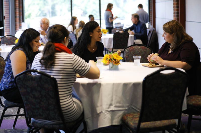 (l-r) Sabrina Roof (’19), Kenia Flores (’20) and Imani Grace King (’19) speaking with Jessica Taylor, NPR political reporter and speaker during Week 3 of StraightTalk, October 2019