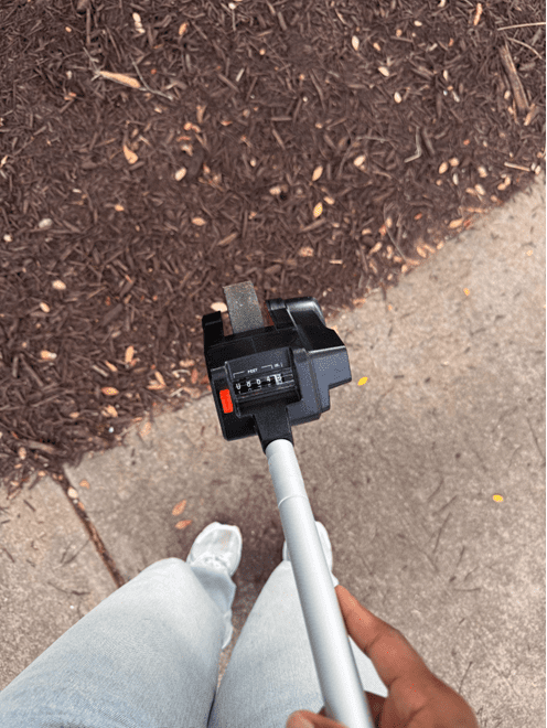 device for measuring a sidewalk