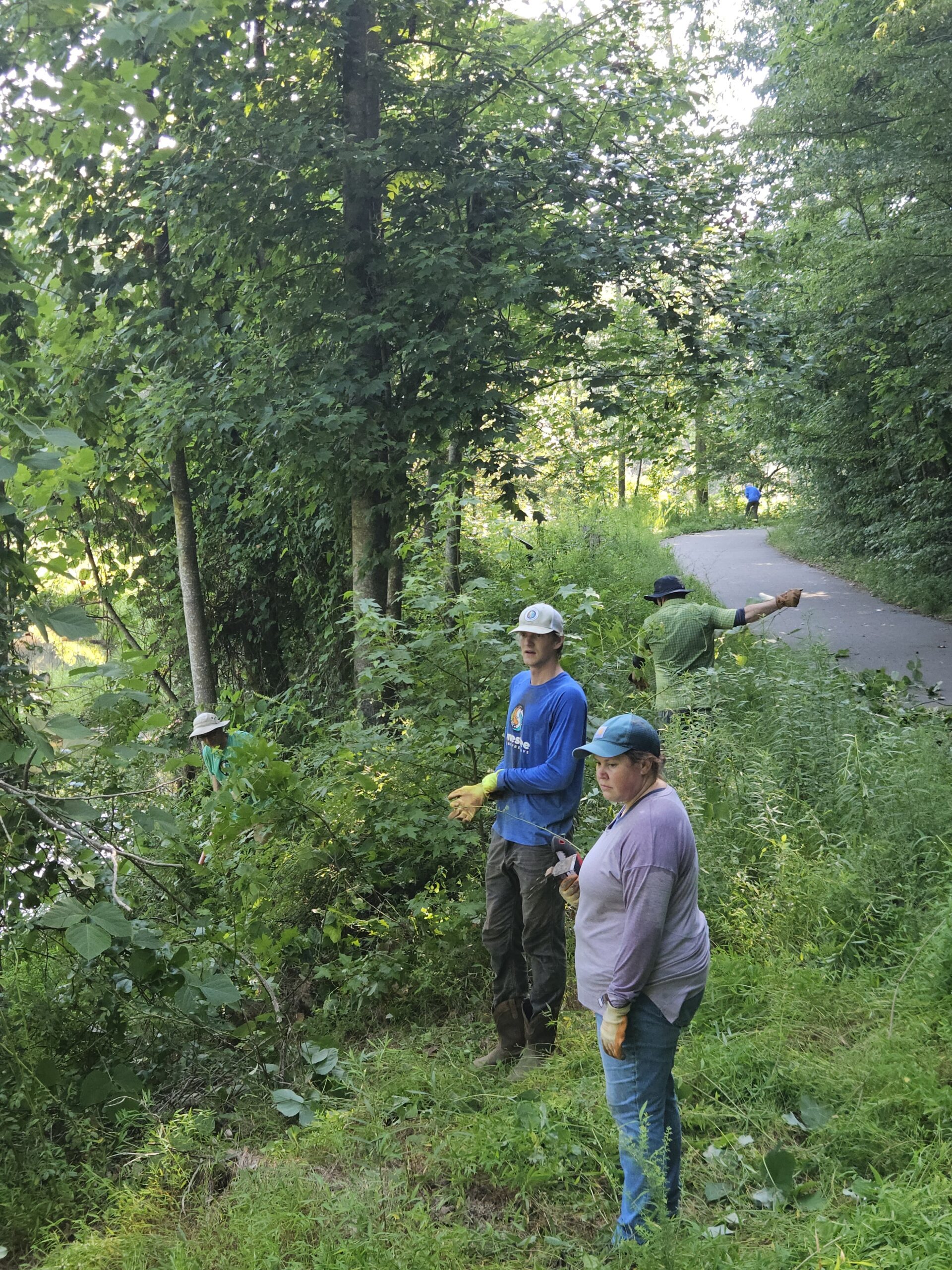 Conestee Staff working alongside volunteers