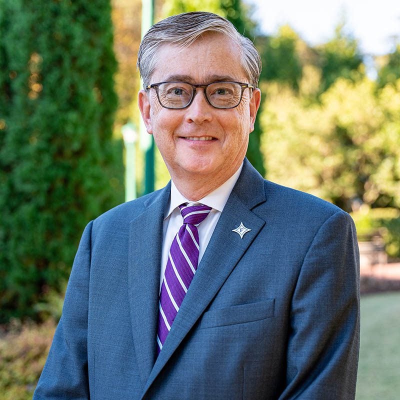 Headshot of Lee Dilworth